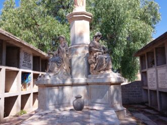 Agoniza el Panteón de los ricos