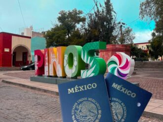 Invita Omar Téllez a tramitar pasaporte en Pinos