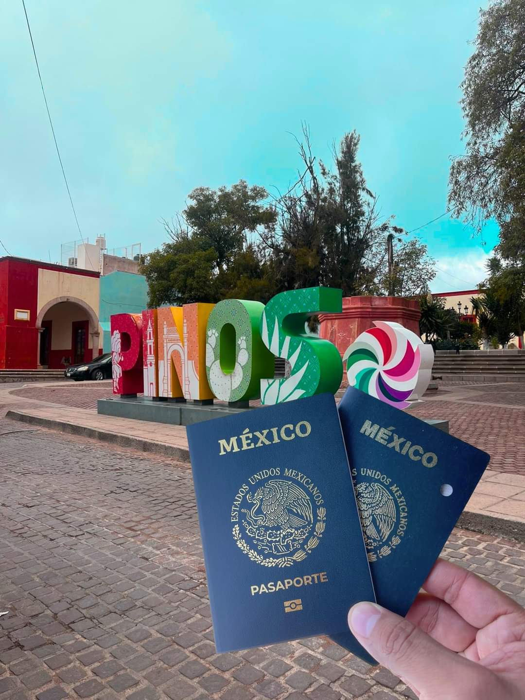 Invita Omar Téllez a tramitar pasaporte en Pinos