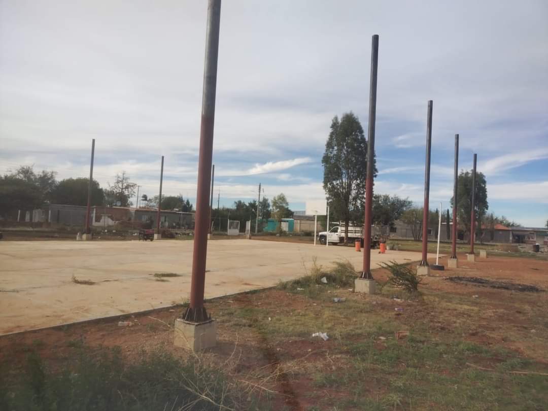 Construyen techado en Norias de San Juan