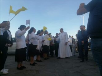 Reciben con alegría al obispo