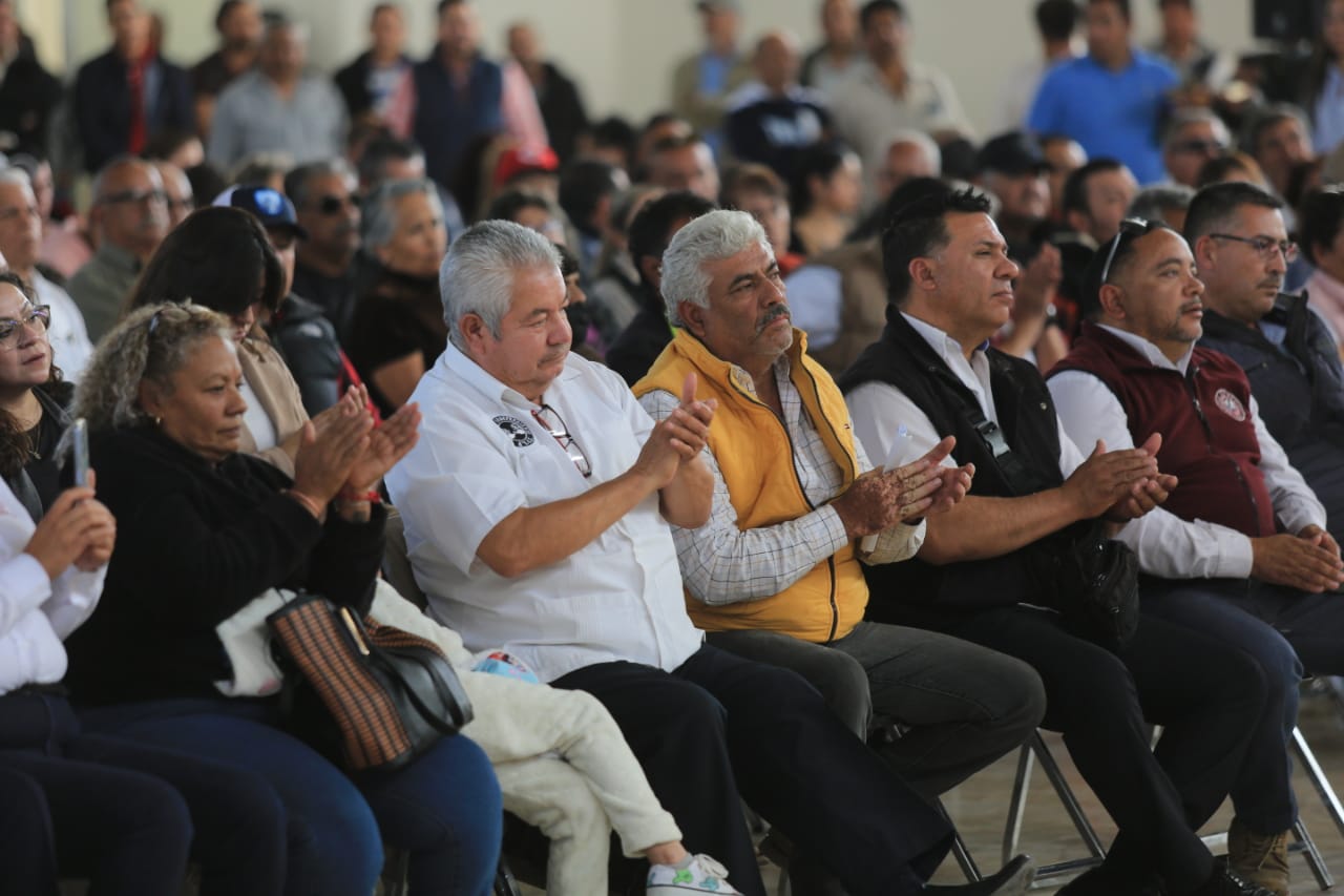 Ofrecen $100 mil a 200 taxistas para renovar sus vehículos