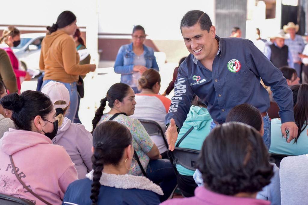 Entregan calentadores solares en Pinos