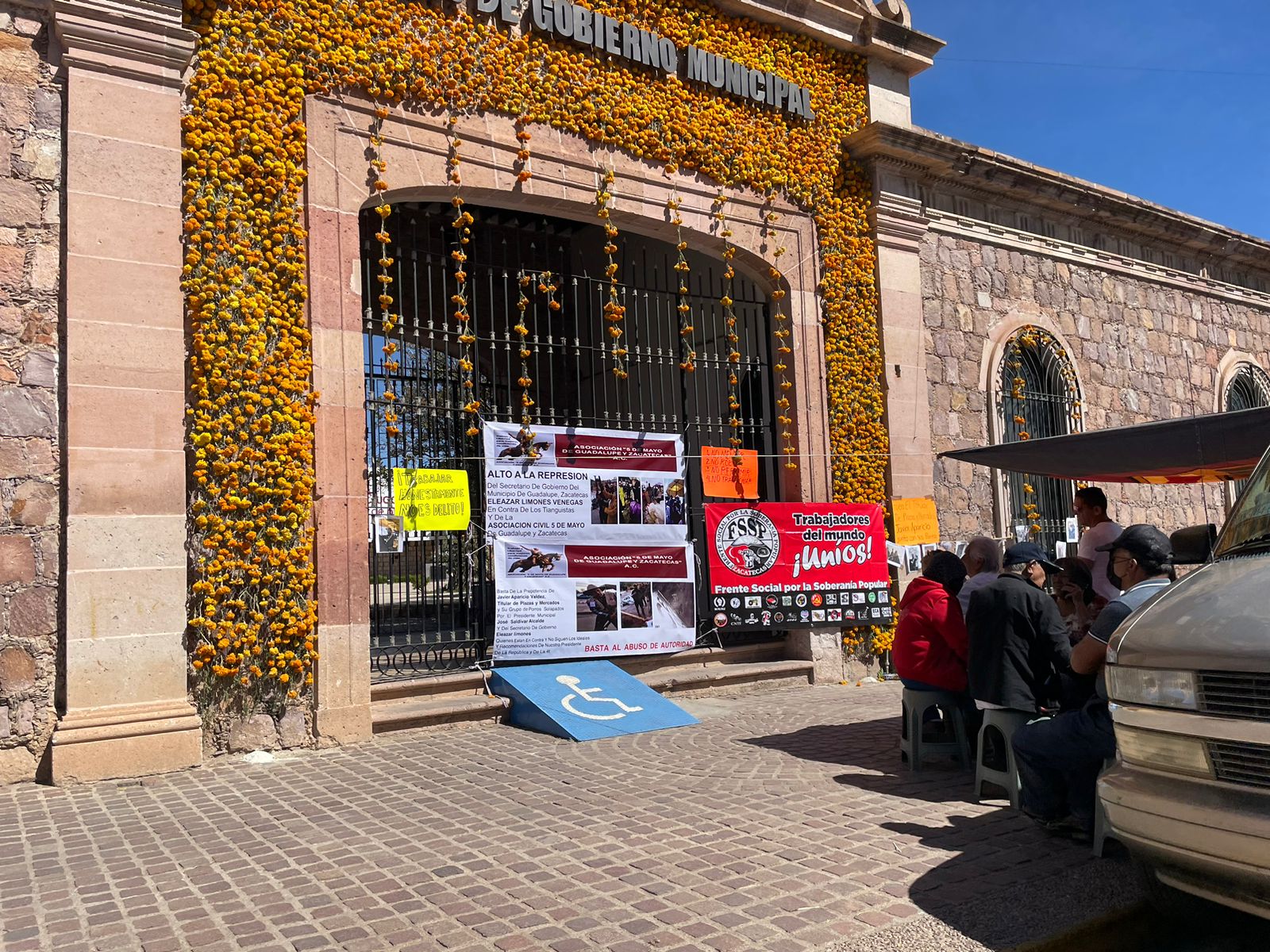 Toman comerciantes la presidencia de Guadalupe