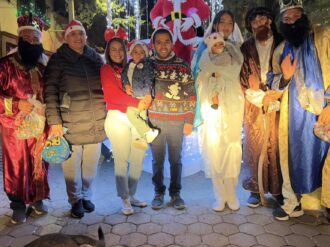 Viven la magia de la Navidad en Pinos