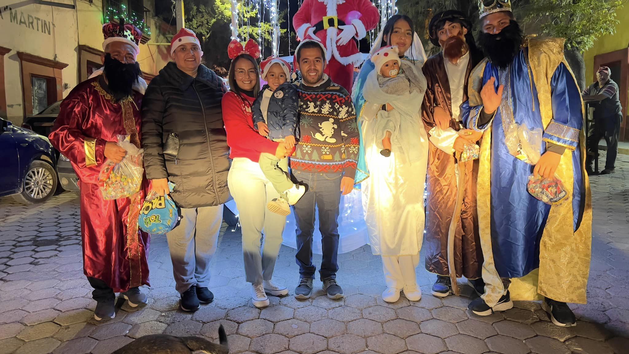 Viven la magia de la Navidad en Pinos