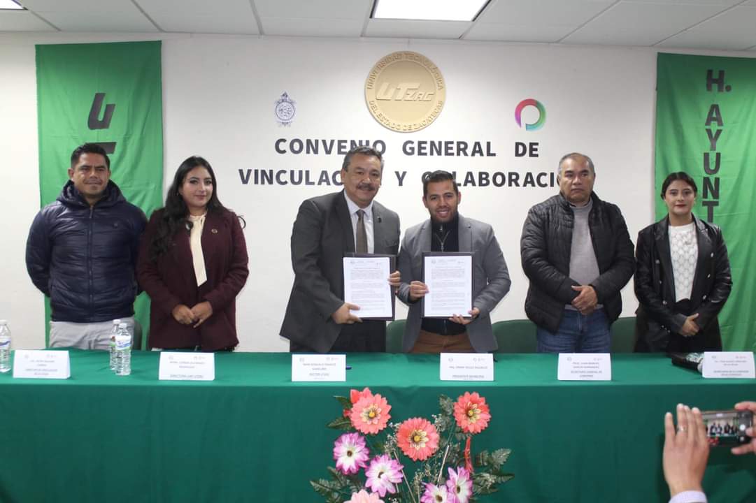 Firman acuerdo por la educación 