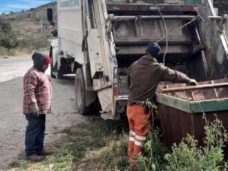 Instalan contenedor en La Peñita