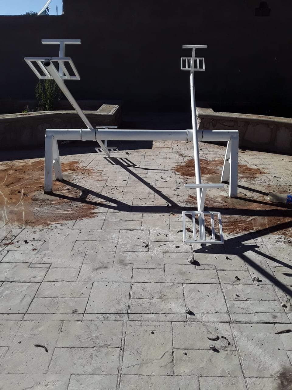 Instalan juegos infantiles en Llano Blanco Norte