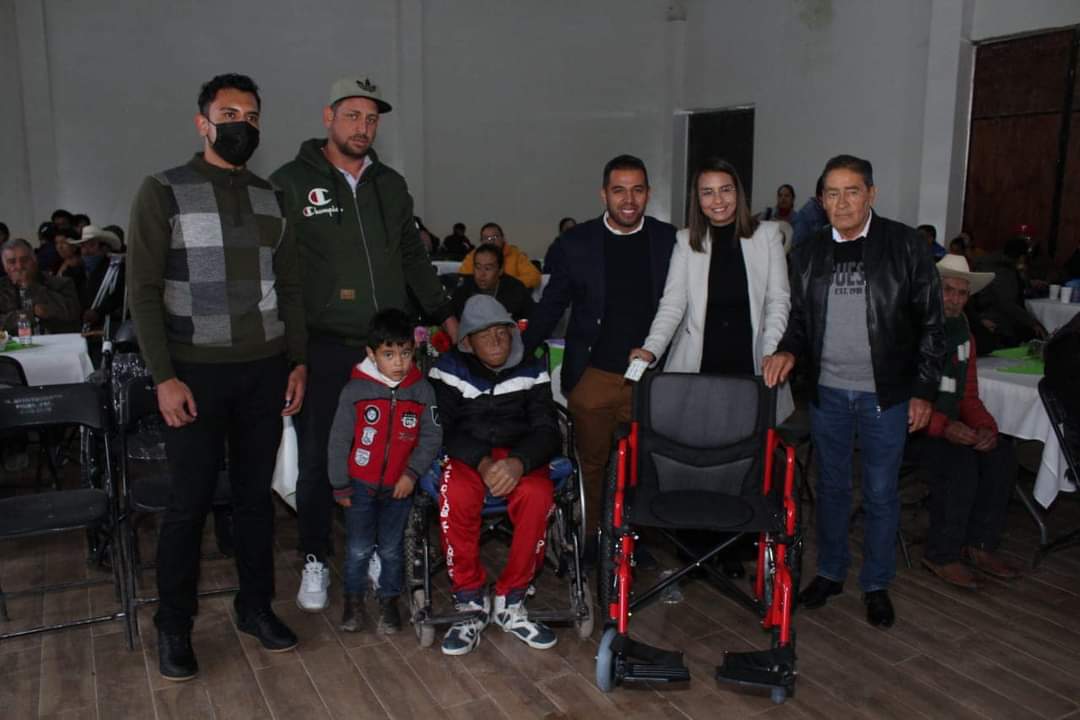 Llama Omar Téllez a construir un futuro más equitativo 