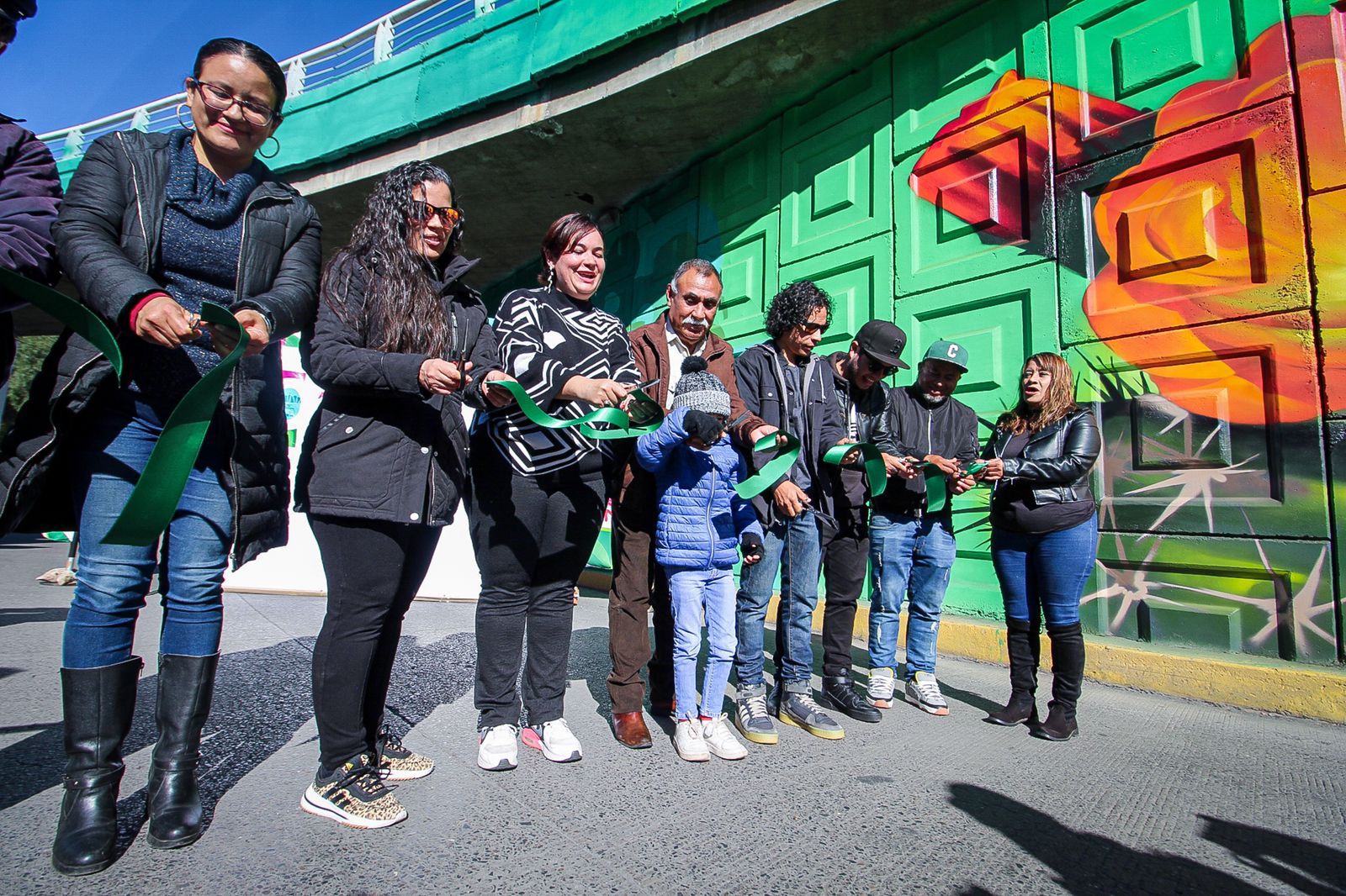 Inauguran murales en la López Velarde