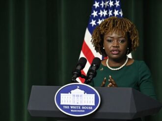 Casa Blanca critica la ley SB4 de Texas por «deshumanizar» a los migrantes