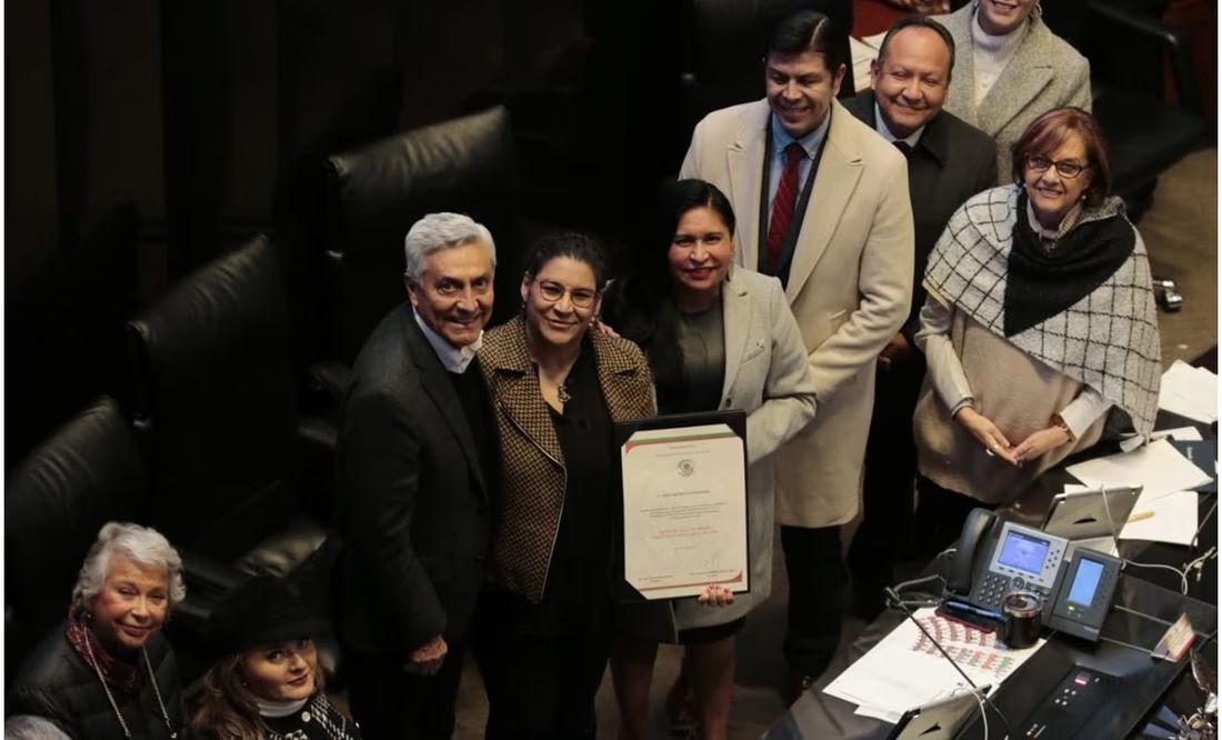 Sheinbaum y políticos de la 4T felicitan a Lenia Batres; oposición critica su designación en la SCJN