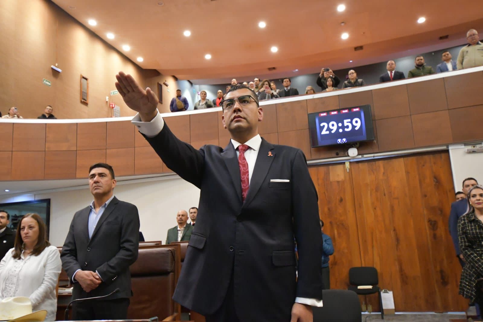 Enfrenta Camacho Osnaya 40 mil expedientes pendientes 