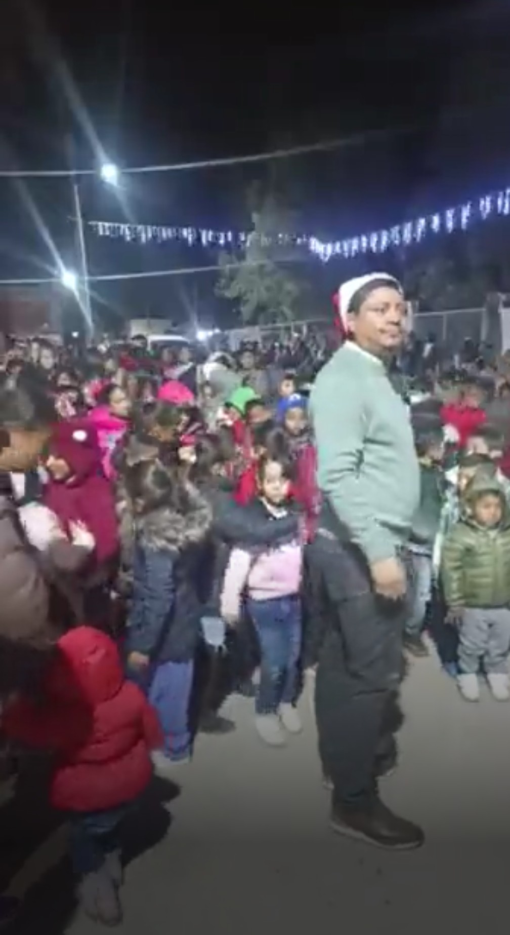 Lleva Pier Michel la magia de la Navidad a comunidades