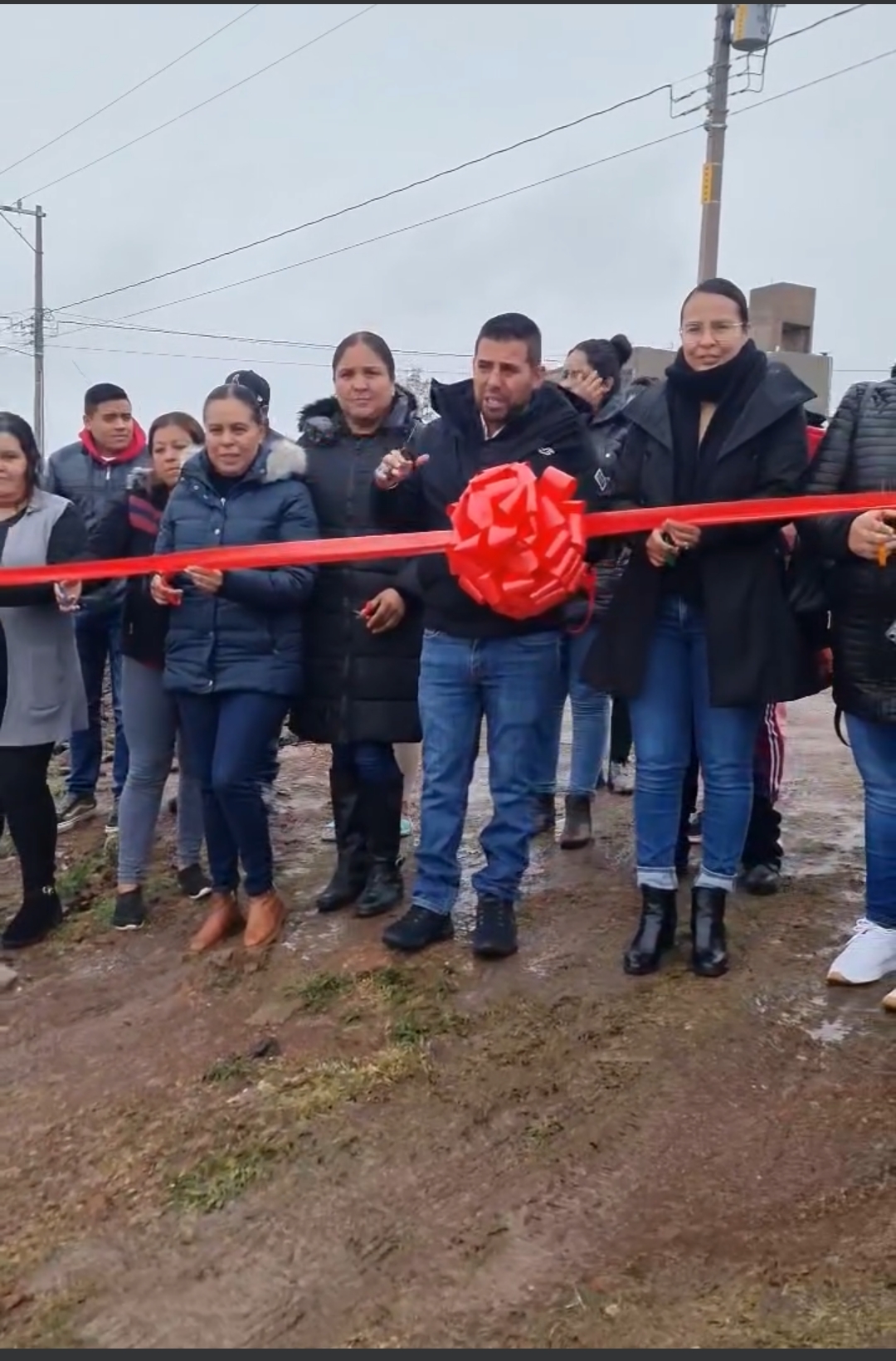 Amplían red eléctrica en Lomas de las Flores