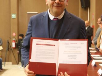 Reconocen a Alan Murillo por su buen desempeño municipal