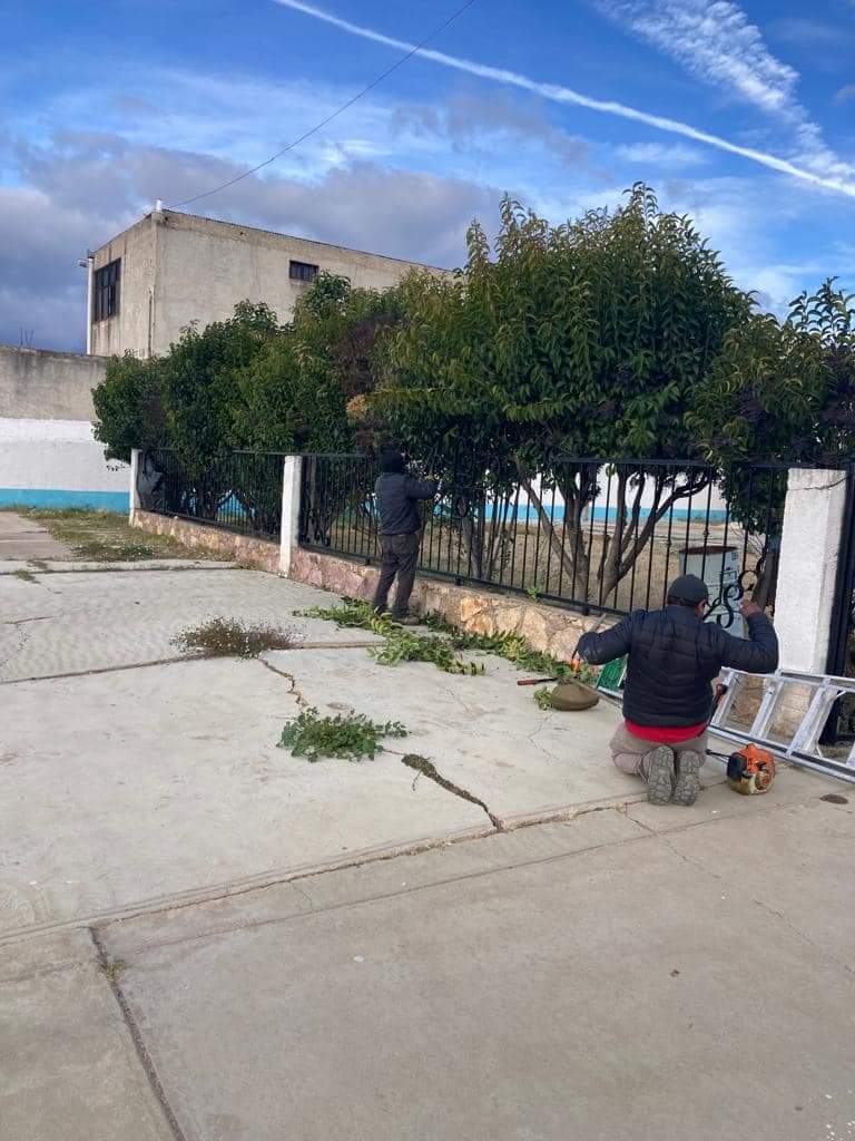 Sigue el mantenimiento a las plazas y áreas verdes de Sombrerete