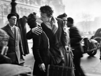 Muere la protagonista de la fotografía El beso de Robert Doisneau