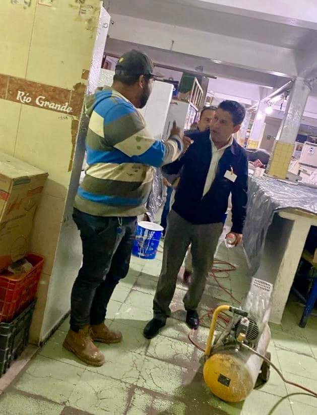 Visita Mario Córdova a trabajadores en mercados 