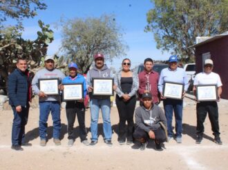 Reconocen a futbolistas 