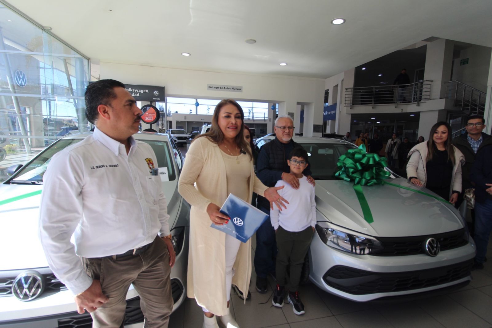 Reciben autos ganadores del sorteo navideño del Sntsa