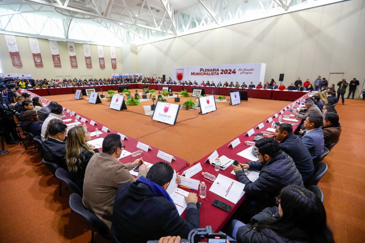 Se reúne DMA con los 58 alcaldes 