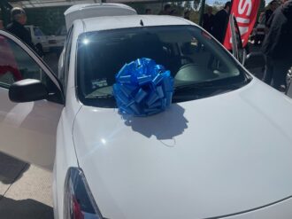 Reparten 10 mdp entre 100 taxistas 