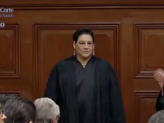 Lenia Batres arremete contra la Corte al asumir el cargo de ministra