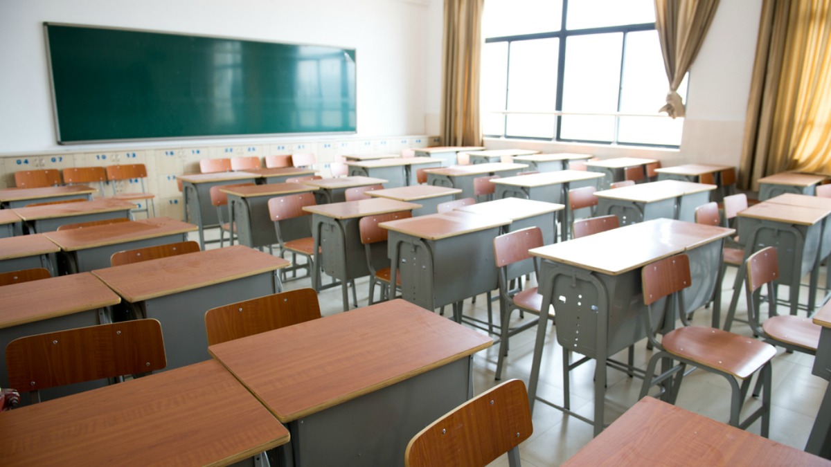 Toman escuela; exigen permanencia de docente