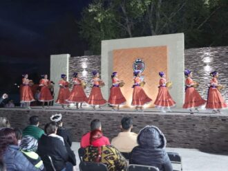 Entrega Pier Michel escenario en Chupaderos 