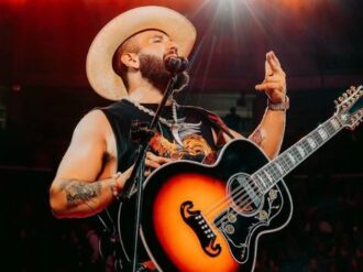 Carin León será telonero de los Rolling Stones en Glendale