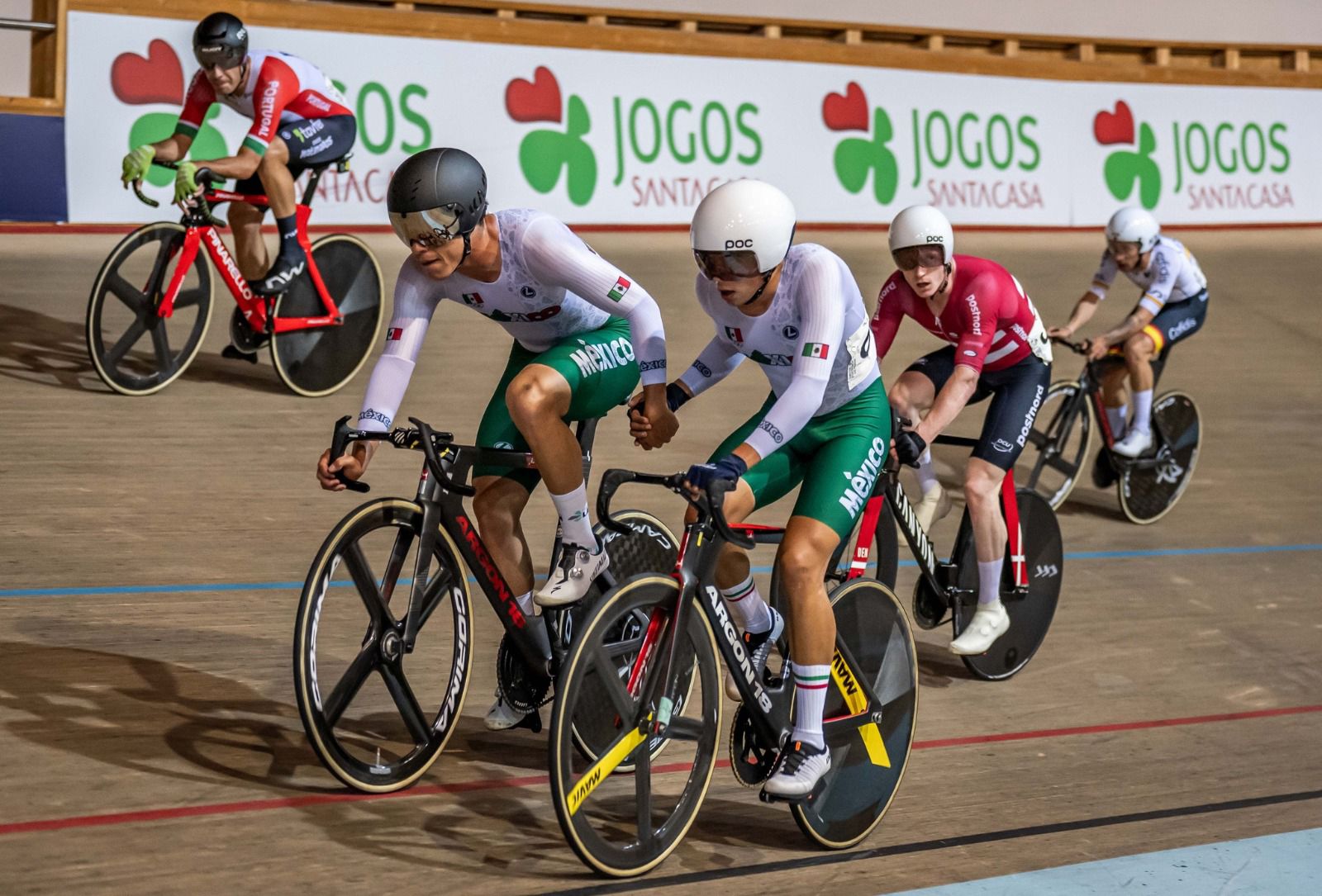Gana México tres bronces en ciclismo de pista