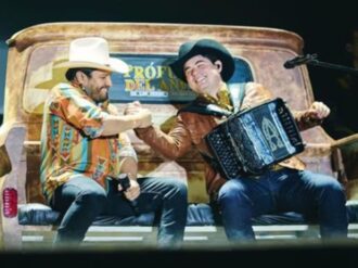 Detiene Julión Álvarez concierto en Chihuahua para evitar multa