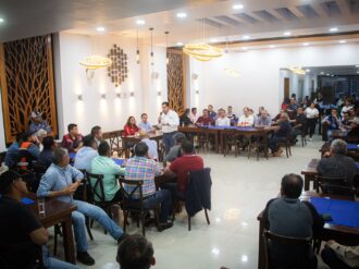 Se reúne Javo Torres con empresarios de El Mineral