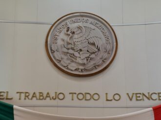 Piden investigar a ayuntamientos por contratar personal para campañas