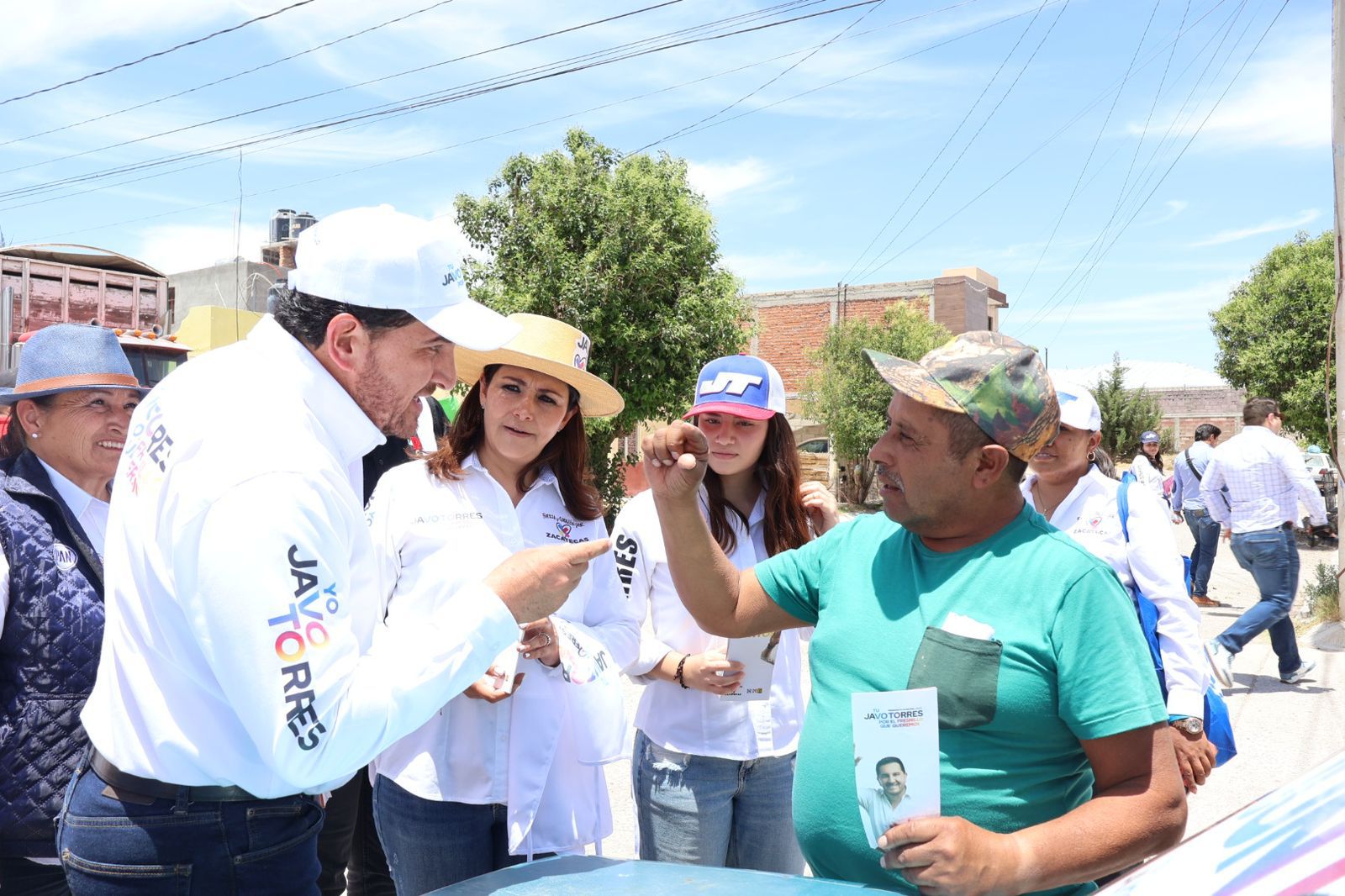 Tiene Javo Torres encuentro positivo en  fraccionamiento Los Balcones y Colonia Obrera