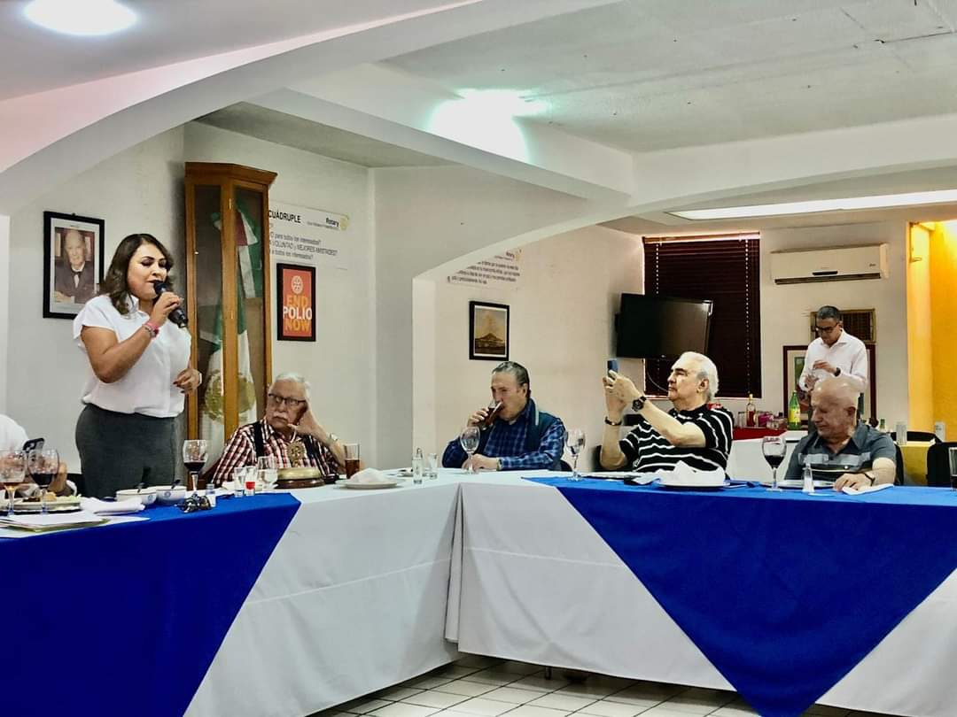 Se reúne Norma Castorena con Club Rotario Fresnillo