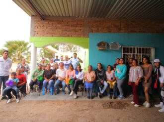Se reúne Chuy Badillo con habitantes de Santa Lucía; escucha necesidades y propuestas
