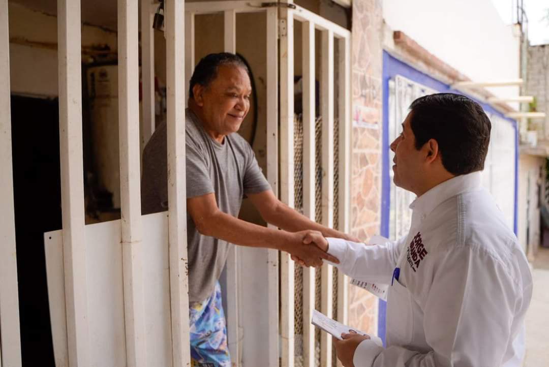 Reciben vecinos de la González Ortega las propuestas de Jorge Miranda