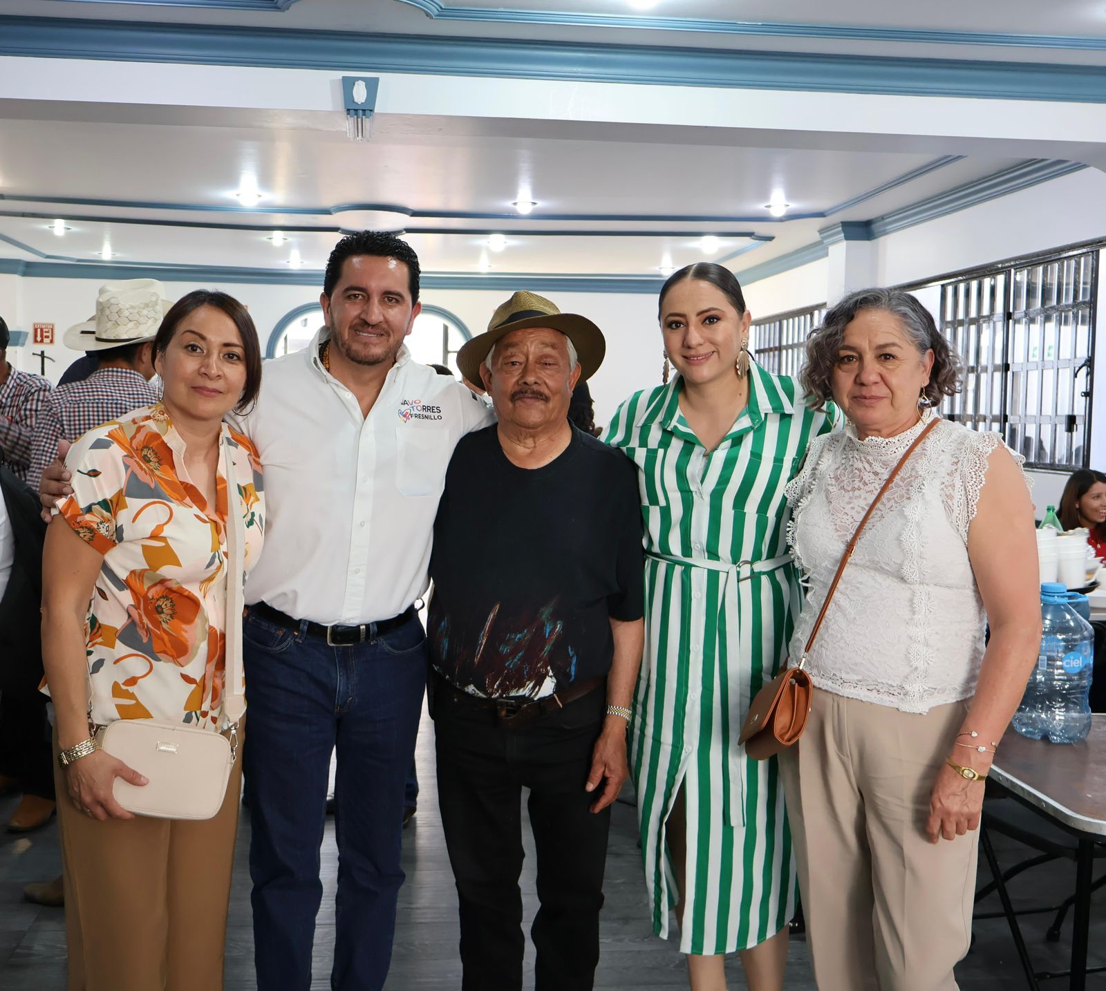 Se reúne Javier Torres con ganaderos 