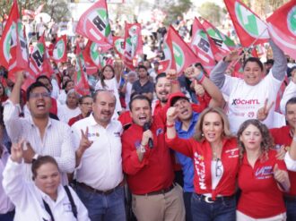 Miguel Varela cierra campaña cercano a la gente
