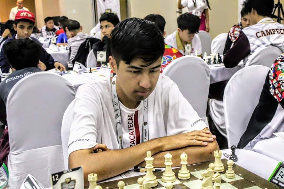 Ajedrecistas zacatecanos dan batalla en Campeche