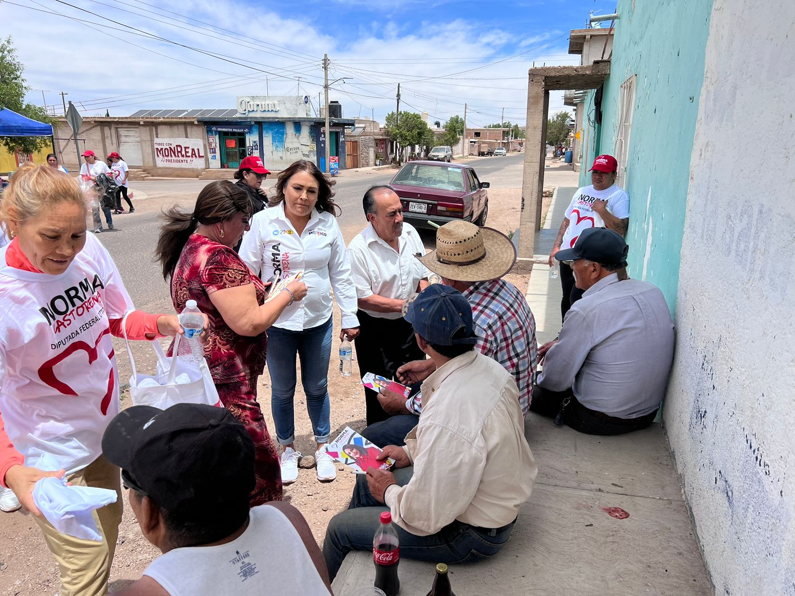 Se compromete Norma Castorena con habitantes de Miguel Auza