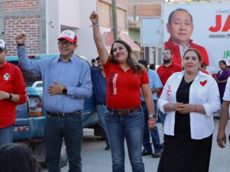 Crea lazos Norma Castorena con la gente de Sombrerete