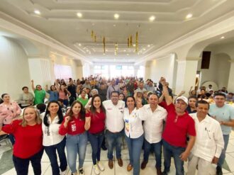 Apoyan profesionales de la salud a Roberto Luévano