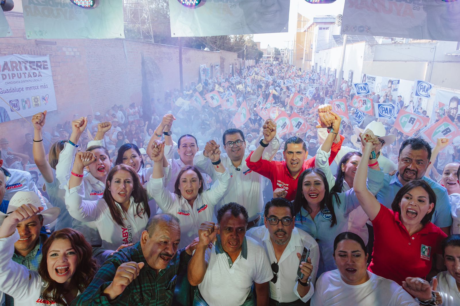 Roberto Luévano triunfará en las urnas; realiza multitudinario cierre de campaña