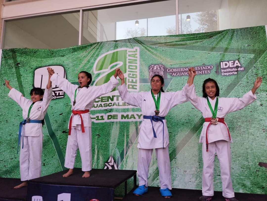 Cosechan 47 medallas karatecas zacatecanos