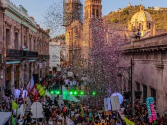 Se reúnen miles en fin de campaña de Jorge Miranda