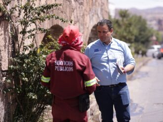 Demanda Miguel Varela servicios públicos de calidad